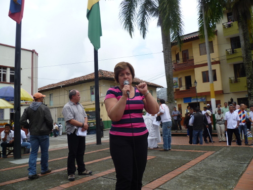 La senadora Gloria Inés Ramírez en el marco de la movilización social en defensa de la salud pública el pasado 14 de febrero en Riosucio (Caldas). Foto Camilo Raigozo.